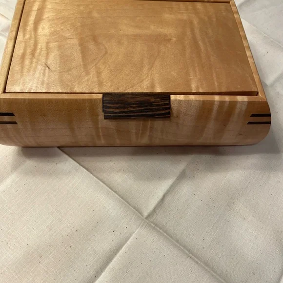 Elegant Wooden Jewelry Organizer - Picture 7 of 7